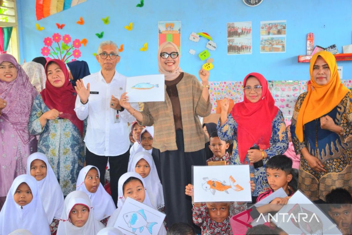 Pemkot Padang kampanyekan gemar memakan ikan ke sekolah dasar