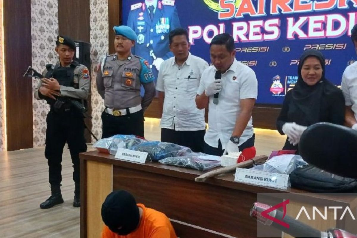 Polisi menangkap seorang mahasiswa sebagai pelaku pencurian ATM Bank Jetim