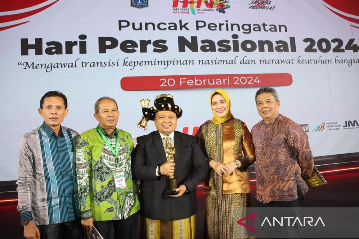 Peduli atas lingkungan, Bupati Tapsel raih Anugerah PWI 2024