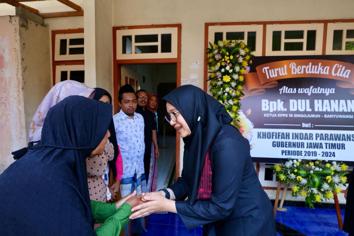 Bupati Banyuwangi tawarkan putra ketua KPPS meninggal kursus tambahan