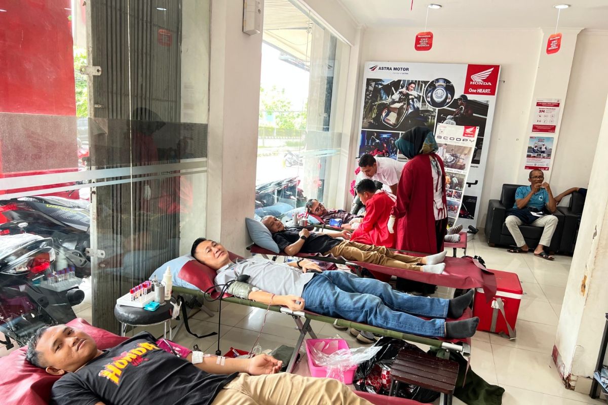 Astra Motor Kalbar gelar aksi donor darah