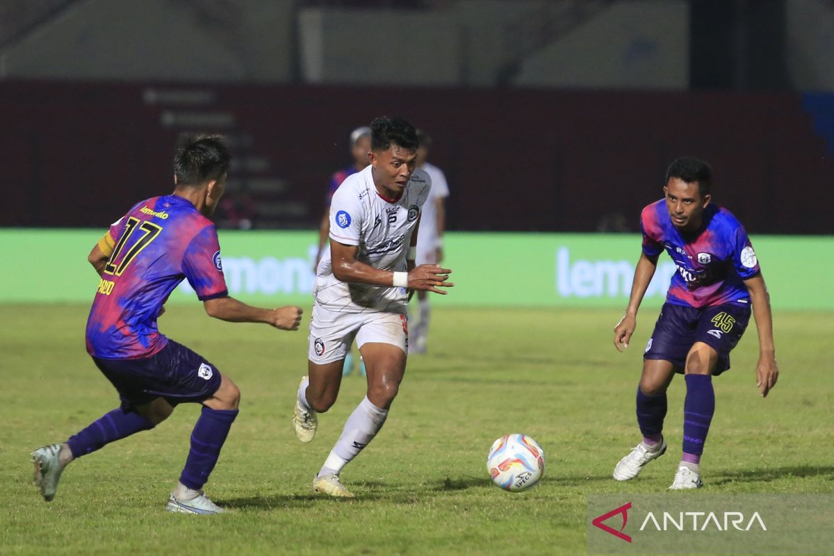 Liga 1 - Debut Widodo, Arema FC menang 3-2 atas Rans