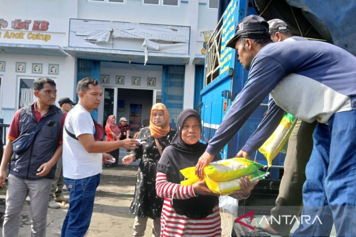 Bulog gelar operasi pasar beras di Pasar Parakan  Temanggung