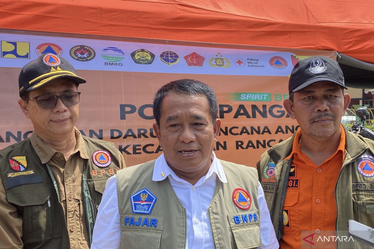 BNPB pastikan rumah rusak akibat puting beliung di Bandung bakal diperbaiki