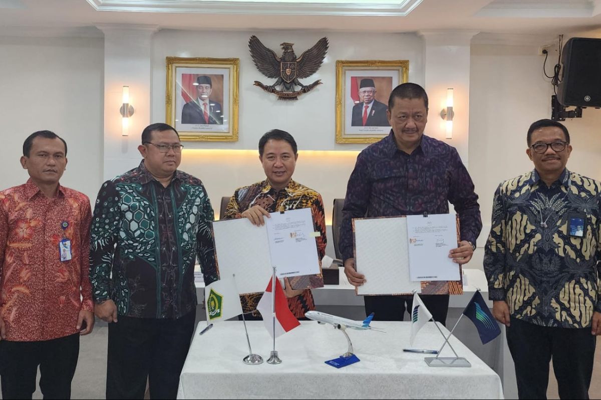 Garuda Indonesia dan Kemenag teken MoU angkutan jamaah haji 2024