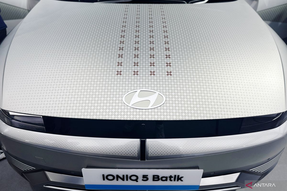 Intip mobil listrik IONIQ 5 berbalut seni batik bak "craftmanship"