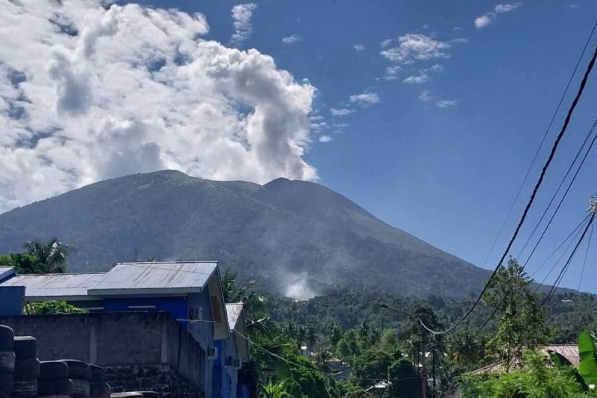 Gunung Gamalama di Ternate alami 14 kali gempa vulkanik