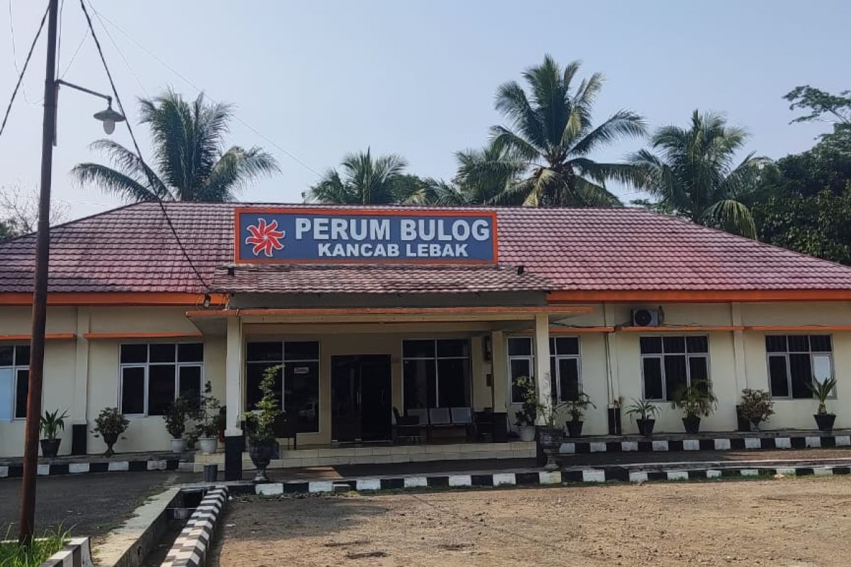 Kendalikan harga beras, Bulog Lebak-Pandeglang gelar operasi pasar