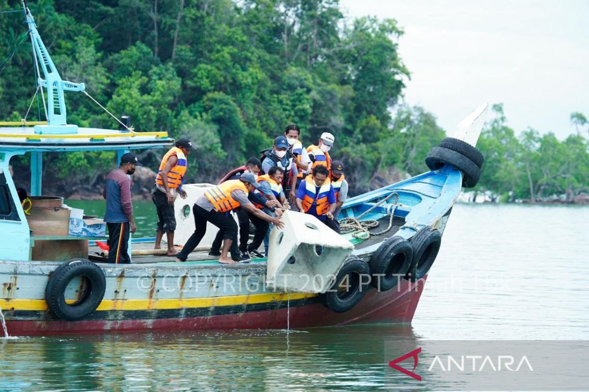 PT Timah tenggelamkan 1.920 unit terumbu karang buatan di Pulau Bangka