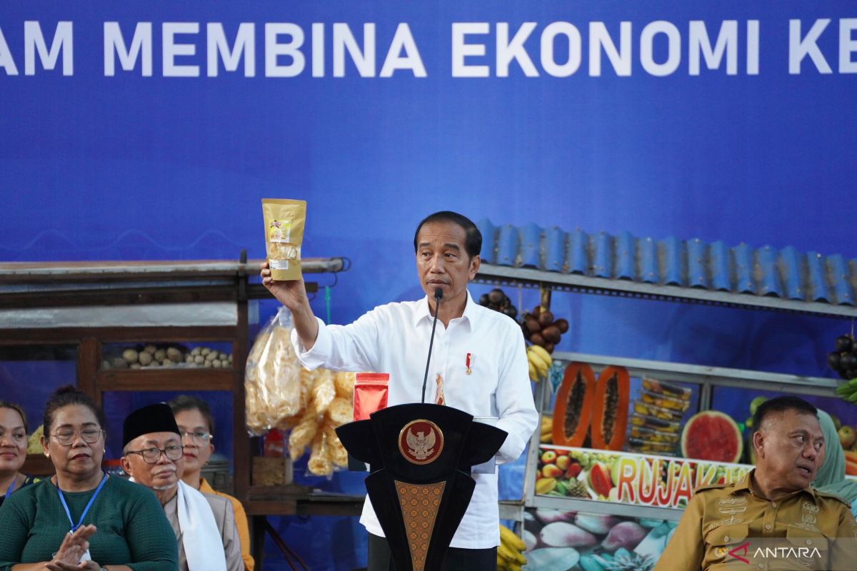 Presiden Jokowi motivasi nasabah Mekaar PNM tingkatkan usaha