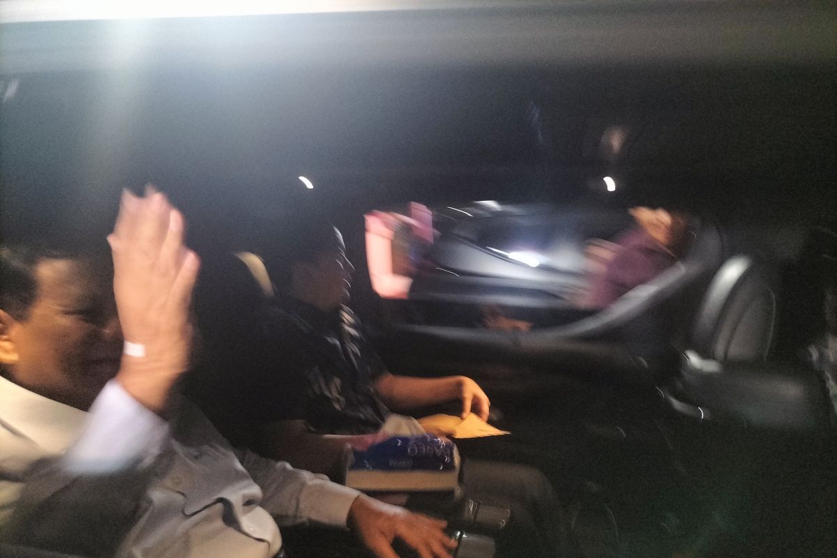 Prabowo Subianto tinggalkan kediamannya di Kartanegara setelah bertemu Gibran