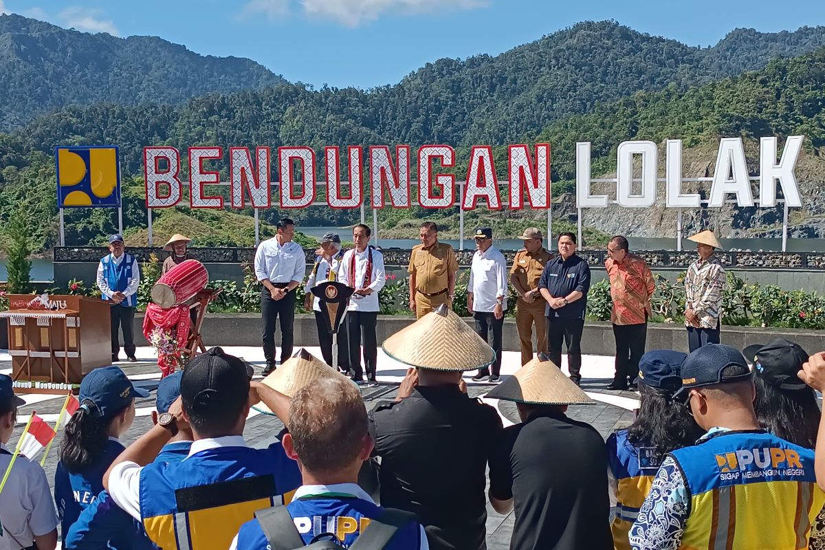 Presiden Joko Widodo meresmikan Bendungan Lolak