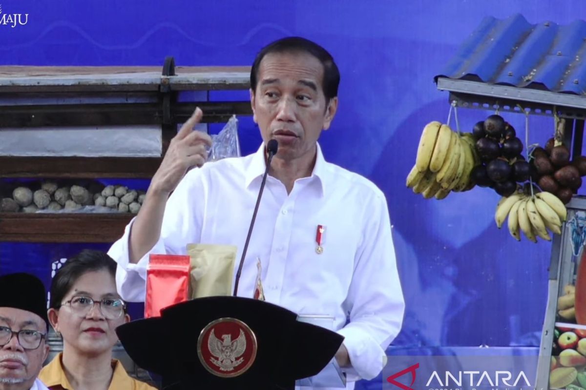 Di Bitung, Presiden Jokowi ajak nasabah PNM Mekaar disiplin berusaha