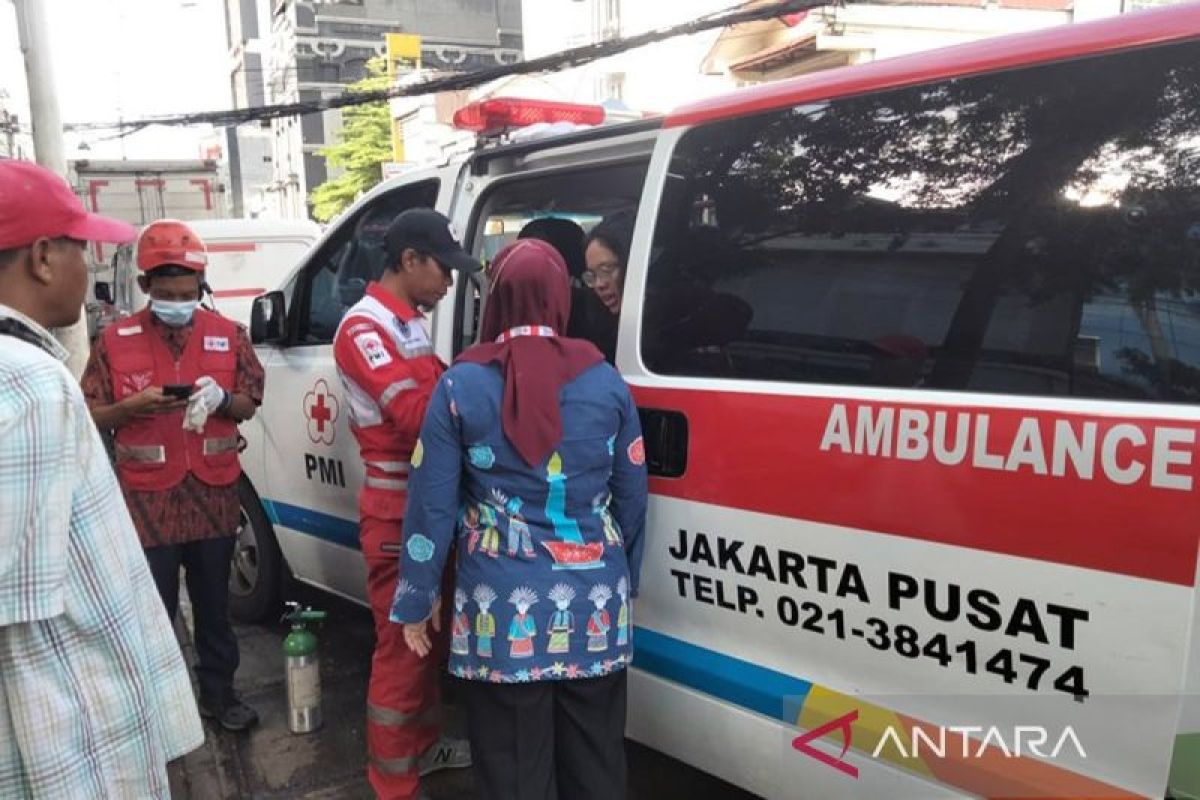 PMI Jakpus beri pertolongan kepada korban kebakaran Restoran Hang Tuah