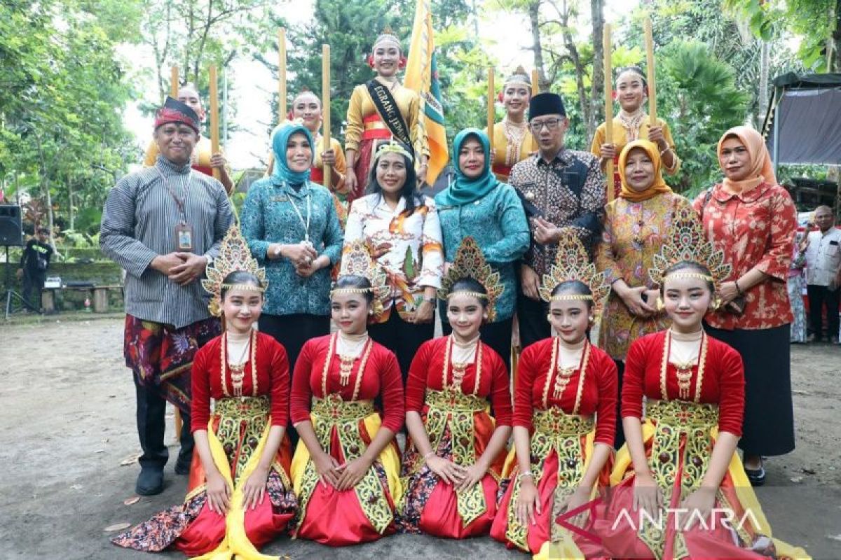 Menteri PPPA: Pengasuhan berbasis masyarakat solusi pengasuhan anak PMI