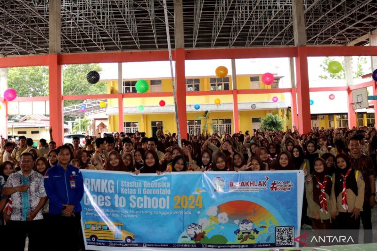 BMKG Gorontalo edukasi kebencanaan di SMA 1 Limboto