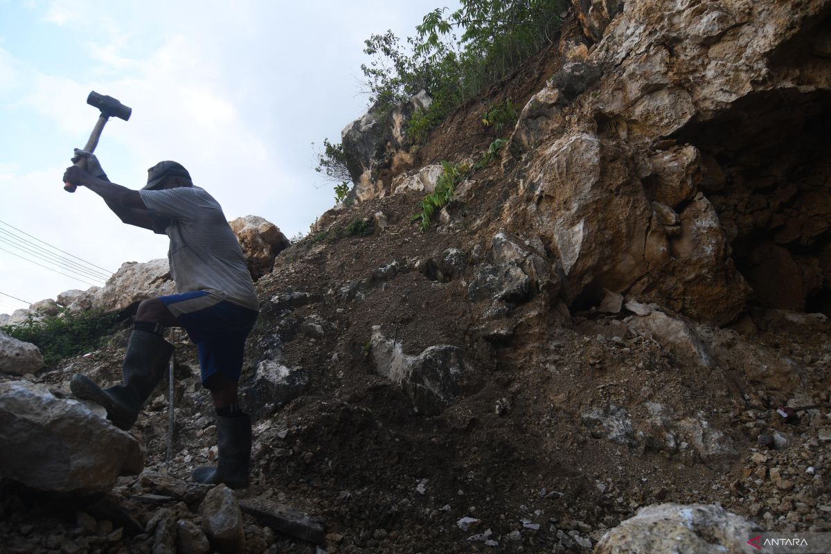 DPRD Sulteng rekomendasikan pembatalan IUP tambang batu gamping 
