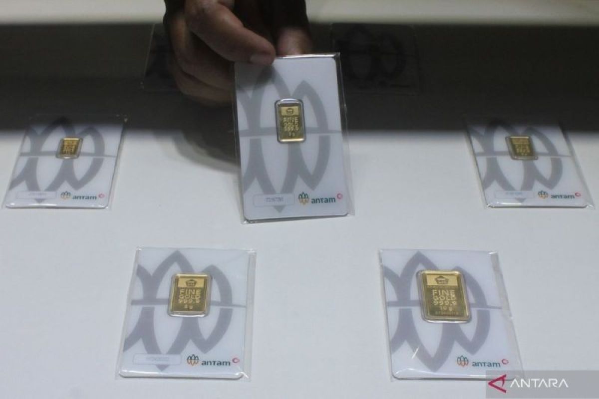 Harga emas Antam Sabtu pagi turun jadi Rp1,193 juta per gram