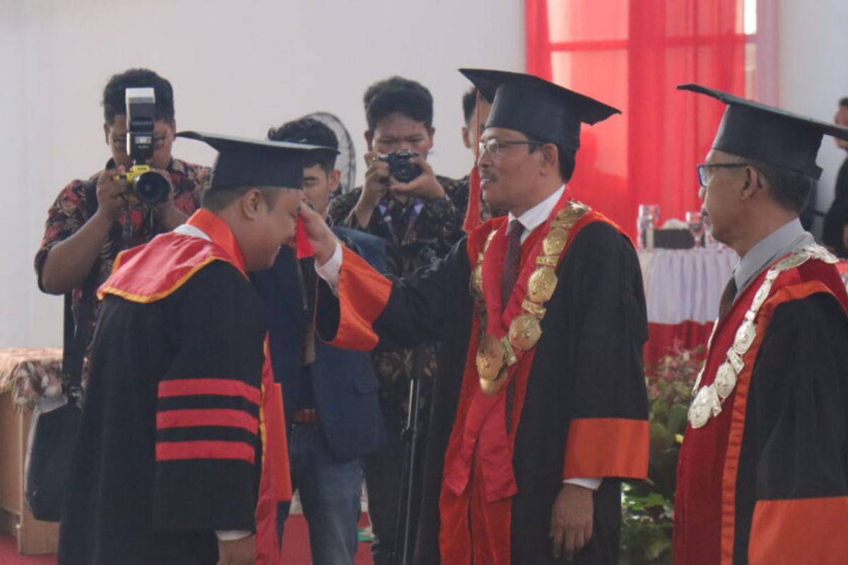 Universitas Jambi mewisuda 994 lulusan