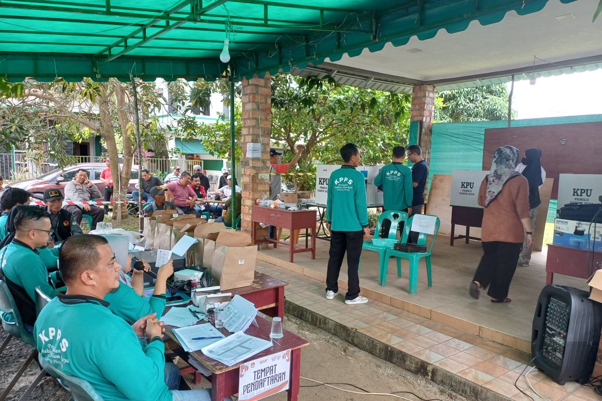 TPS siapkan tempat penitipan ponsel pemilih saat PSU di Tanjungpinang