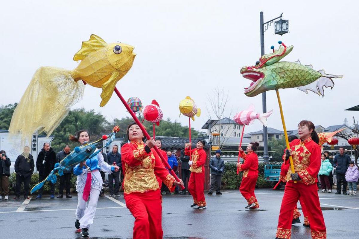 Perayaan Festival Lampion digelar di kota berusia 1.000 tahun