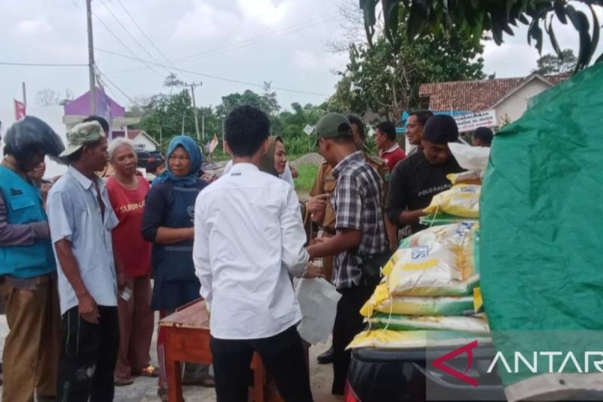 Bulog OKU alokasikan 3 ton beras untuk dua titik  pasar murah