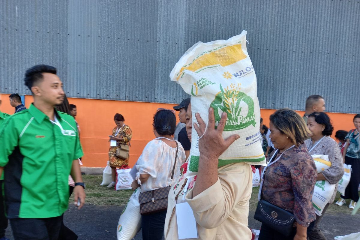 Perum Bulog percepat penyaluran bantuan pangan CBP di Sulut