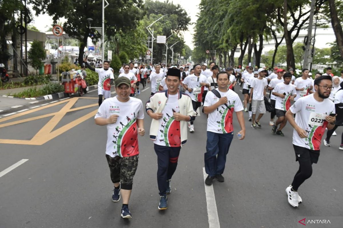 Ministry commends thousands of runners expressing support to Palestine