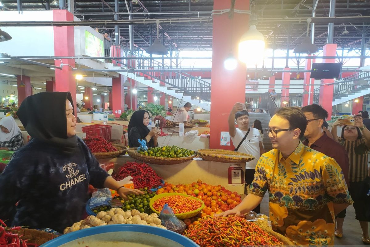 Wamendag pastikan ketersediaan beras dengan harga terjangkau di Manado