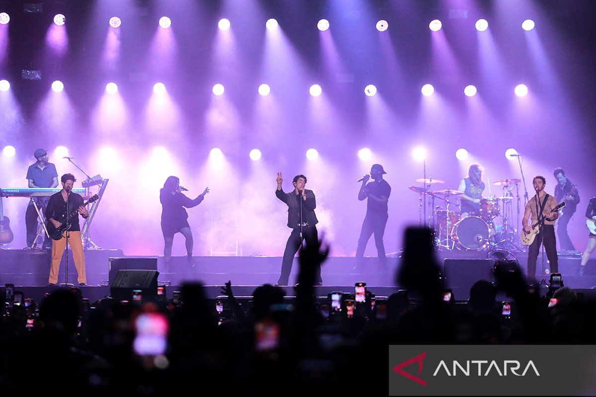 Sapa penonton, Jonas Brothers buka konser perdana di Indonesia - ANTARA