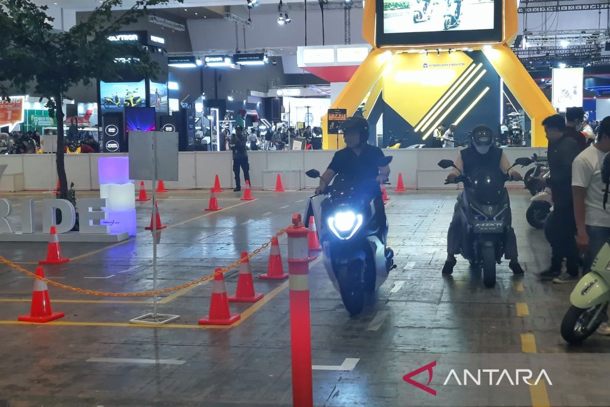 Ragam pilihan motor listrik di IIMS 2024 dengan harga terjangkau