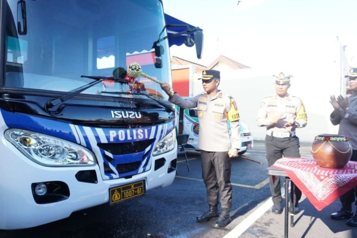Polres Mojokerto Kota luncurkan bus SIM keliling