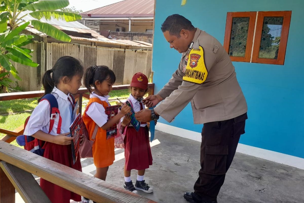 Polres Halmahera Utara minta peran Bhabinkamtibmas bantu kembangkan literasi