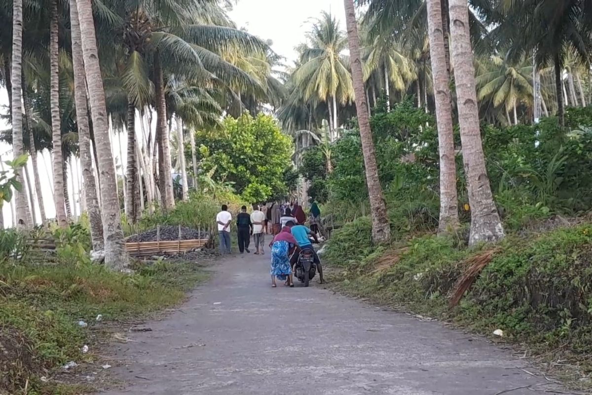 Pemkab Halmahera Selatan bangun jalan di tiga desa terluar