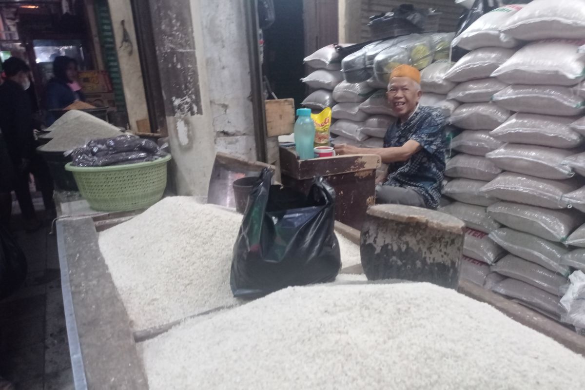 Harga beras medium tingkat pengecer di Lebak mulai turun