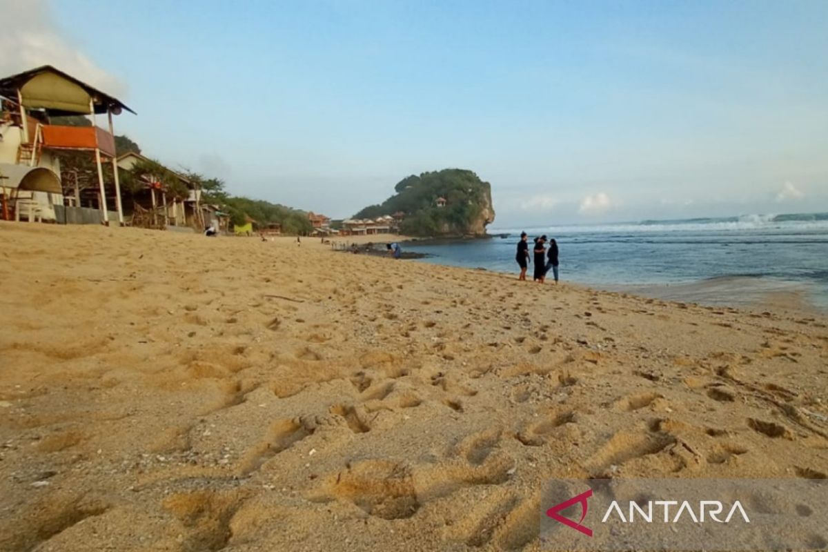 Dispar Gunungkidul berlakukan mPOS penarikan retribusi pantai