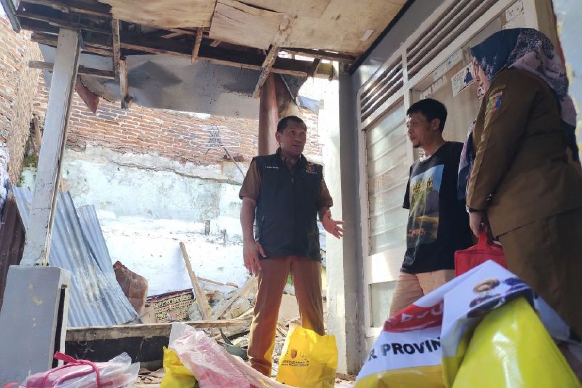 Pemprov Lampung salurkan bantuan ke warga terdampak banjir