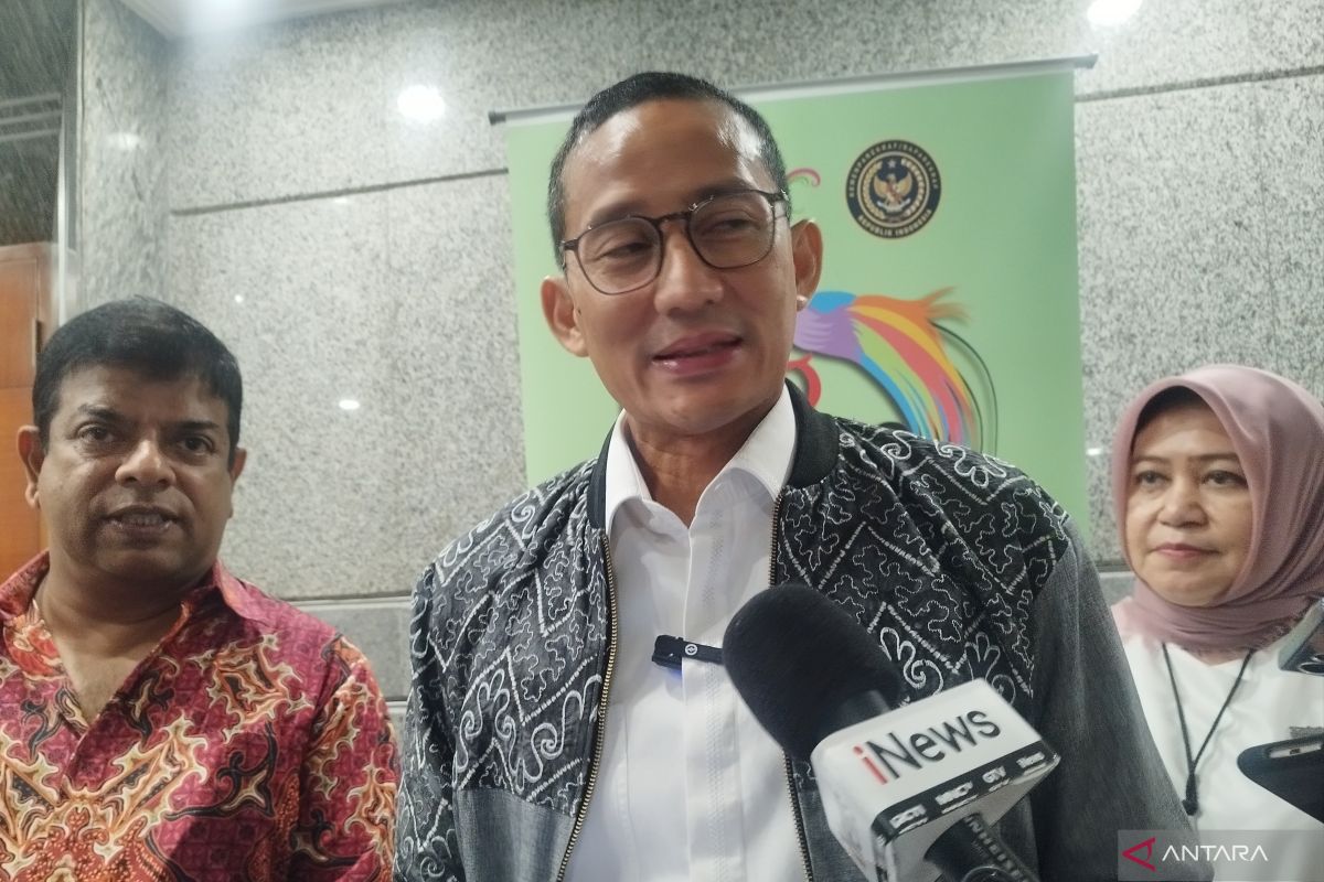 Sandiaga minta diadakan festival Tari Topeng Majalengka agar tak punah