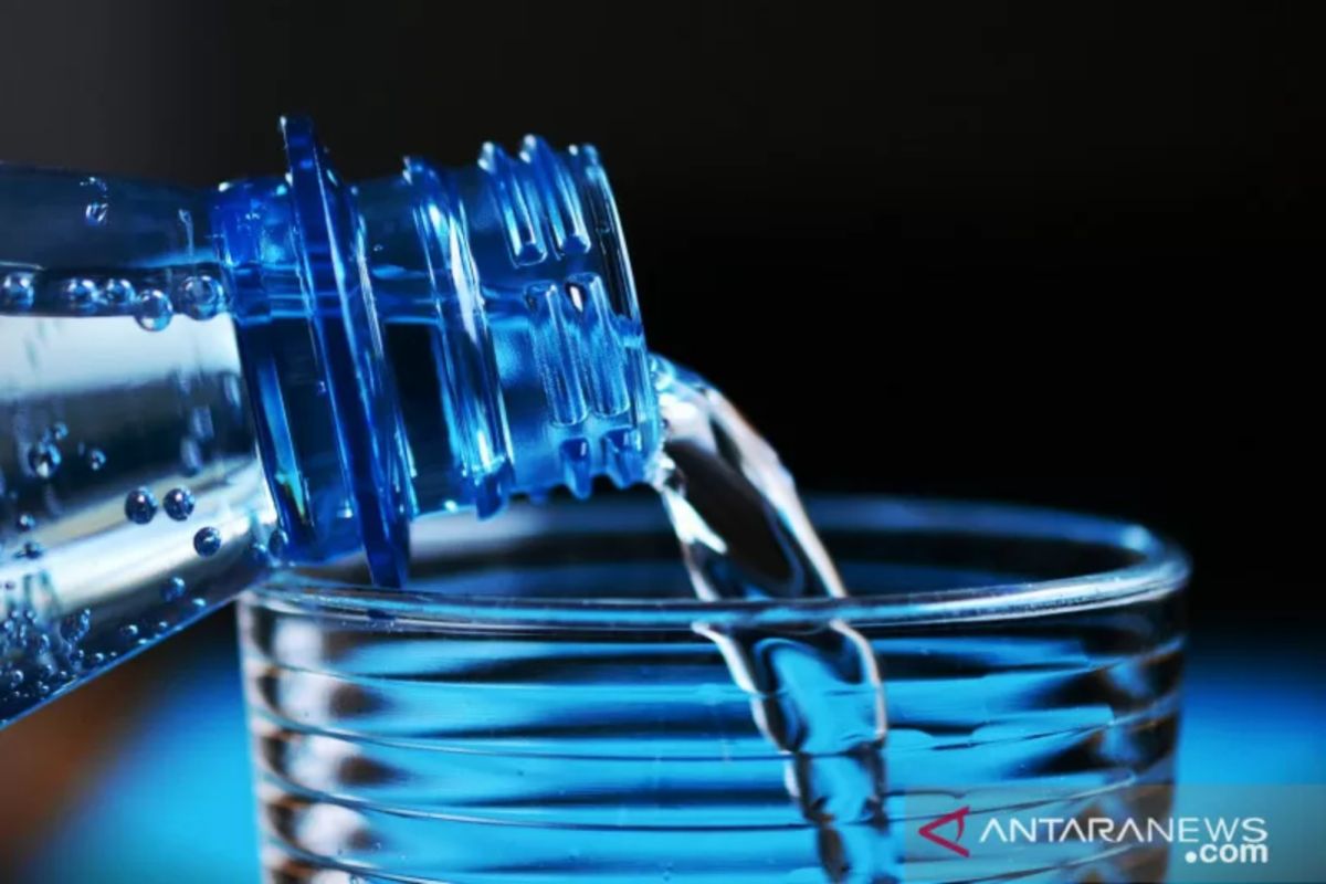 Pakar UGM memastikan rasa air kemasan bukan indikator kandungan bromat
