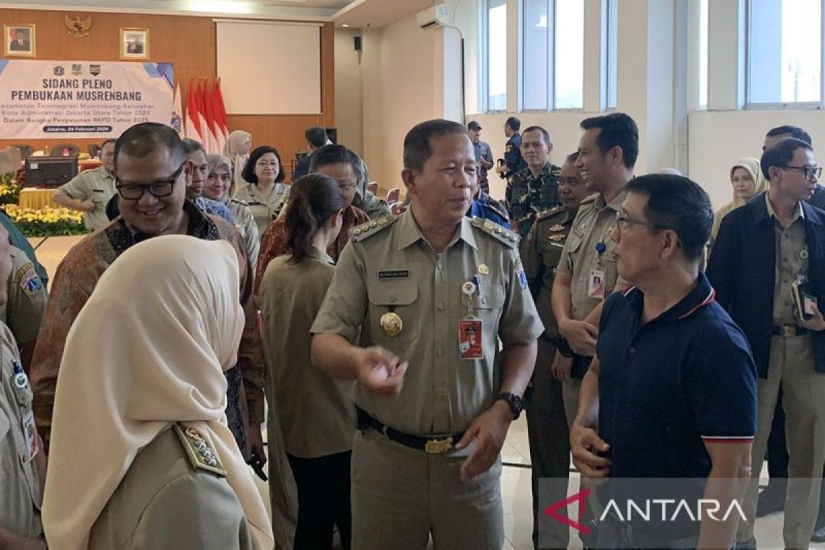 Pemkot Jakut jaga kebersihan saluran air untuk antisipasi banjir