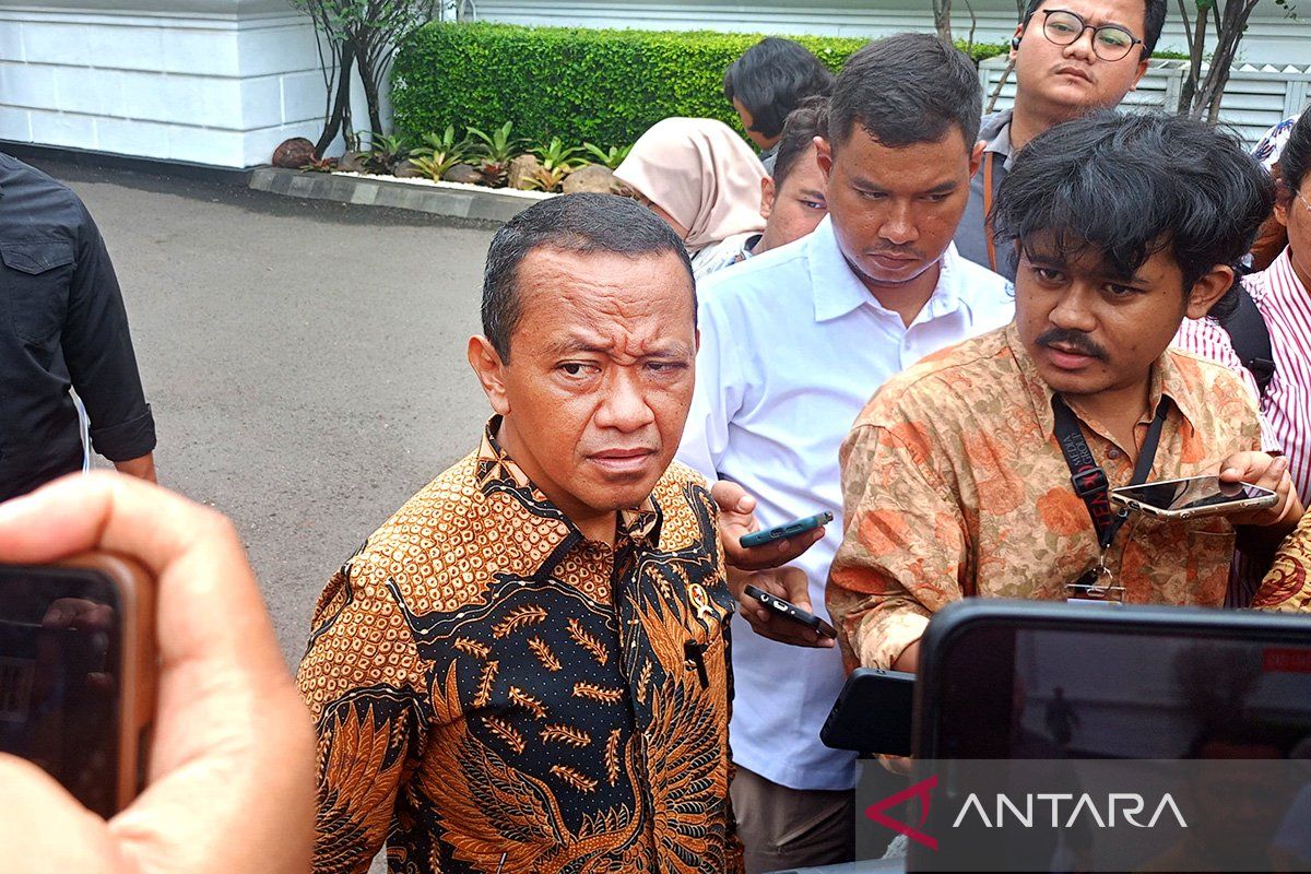 Jokowi diminta evaluasi Bahlil Lahadalia soal dugaan suap izin tambang