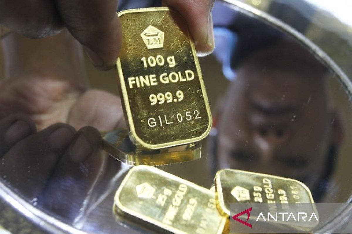 Harga emas batangan Antam hari ini turun Rp1.000 jadi Rp1,135 juta per gram