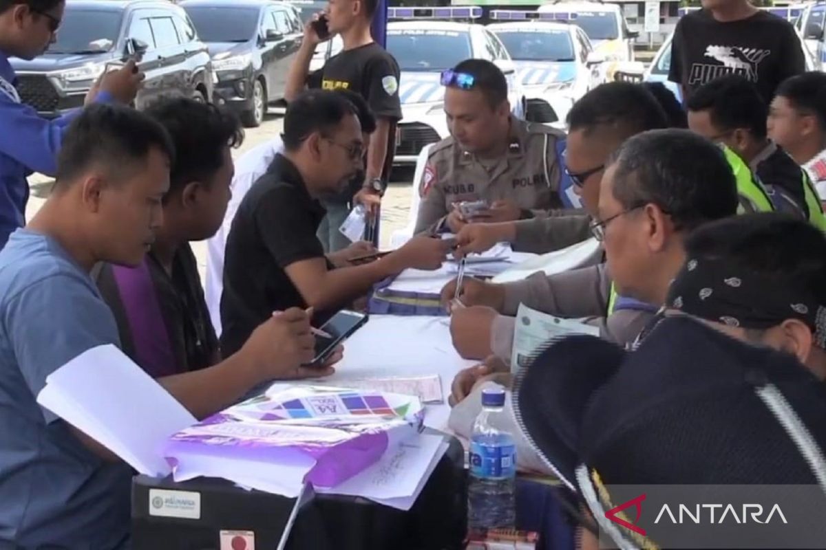 Petugas PJR dan Jasa Marga gelar razia batas kecepatan di Tol Madiun