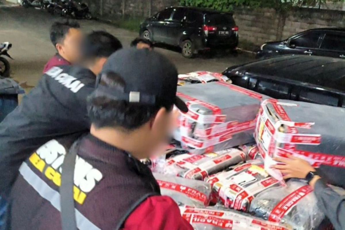 Bea Cukai Jambi gagalkan peredaran ratusan ribu rokok ilegal melalui jasa ekspedisi