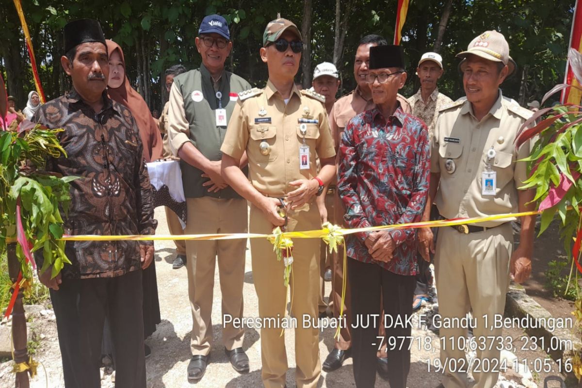 Pemkab Gunungkidul Bangun Jalan Usaha Tani Di Karangmojo ANTARA News   1000601989 