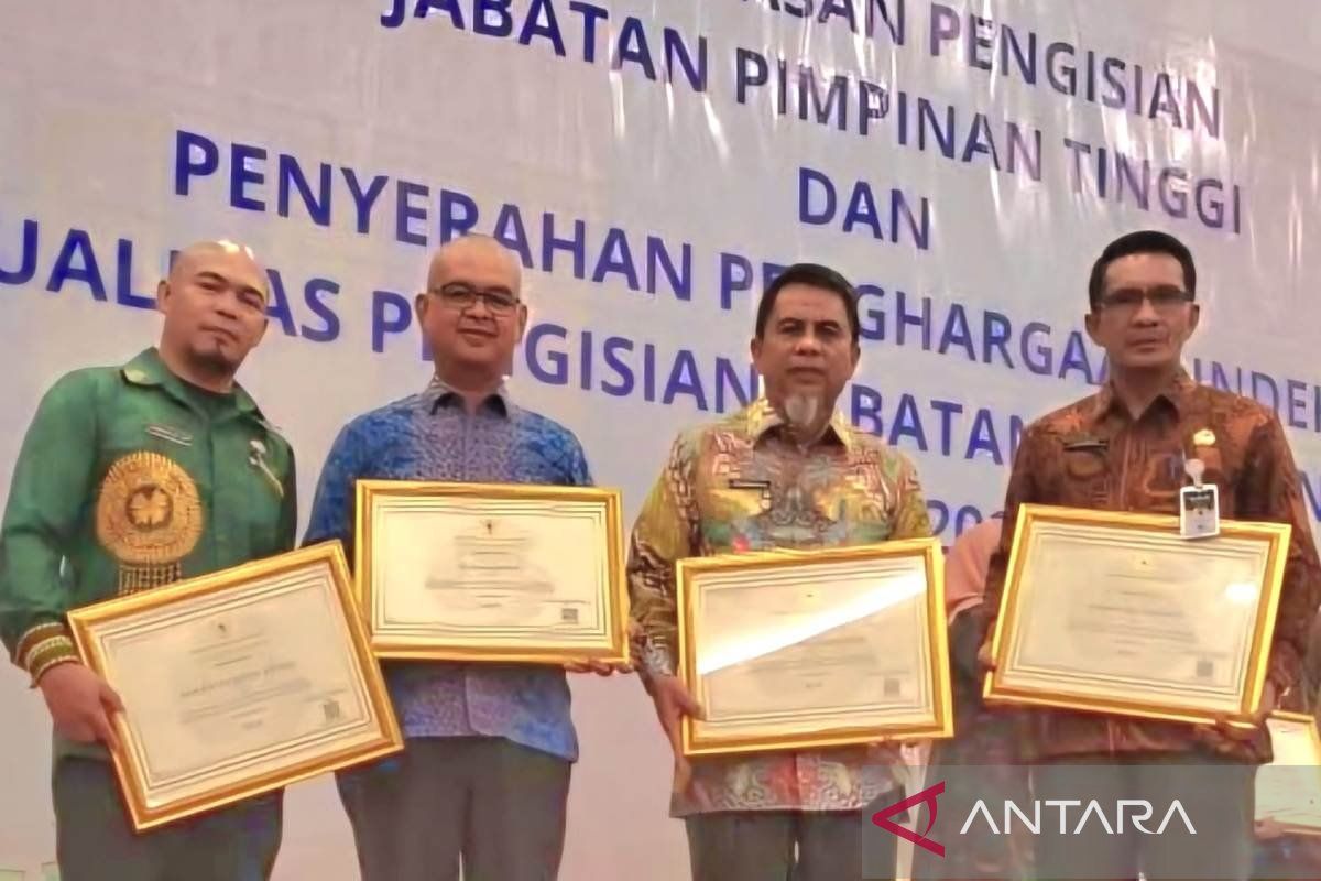 Pemkab Nagan Raya menerima penghargaan dari KASN terkait pengisian JPT