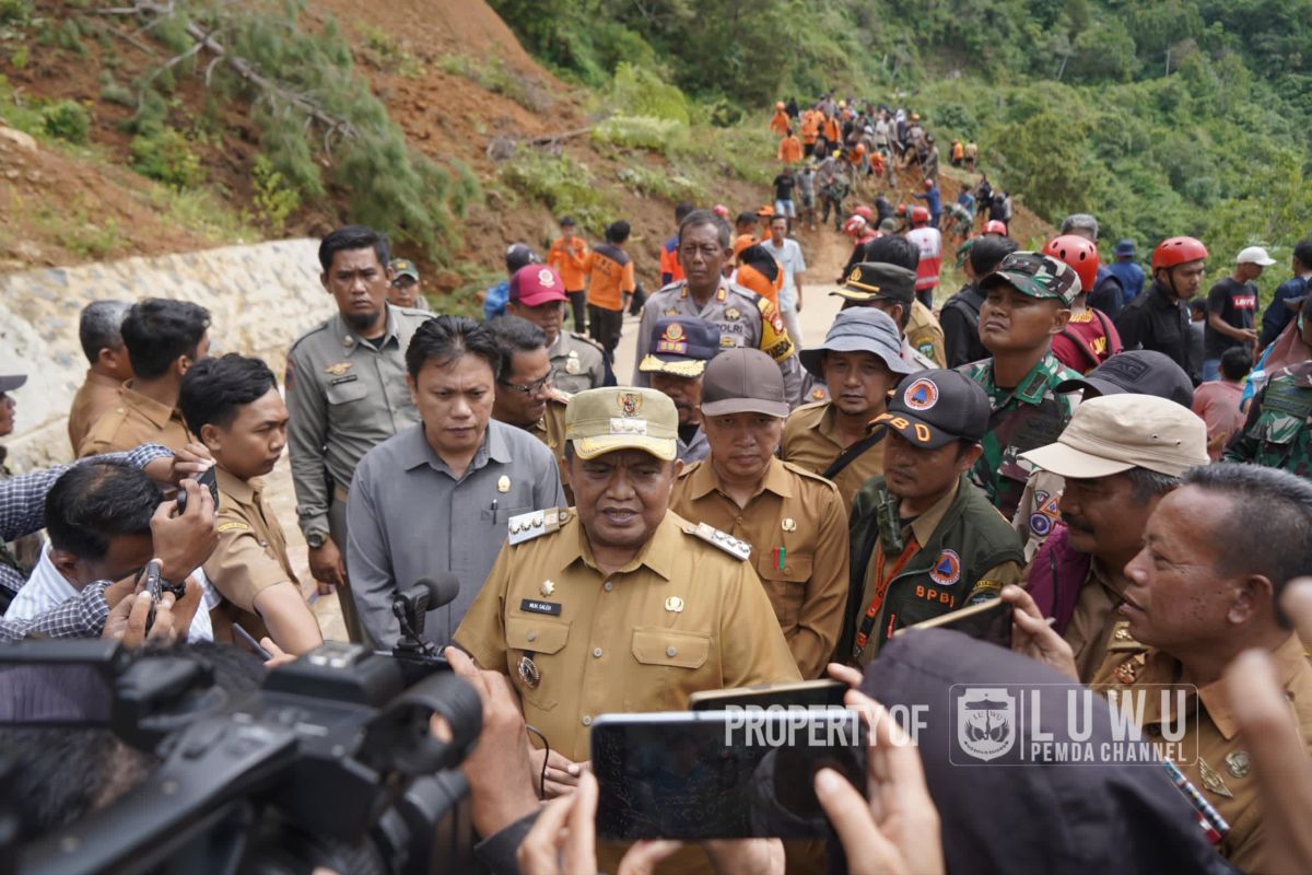 Pemkab Luwu buka dapur umum penanganan bencana longsor di Bastem Utara