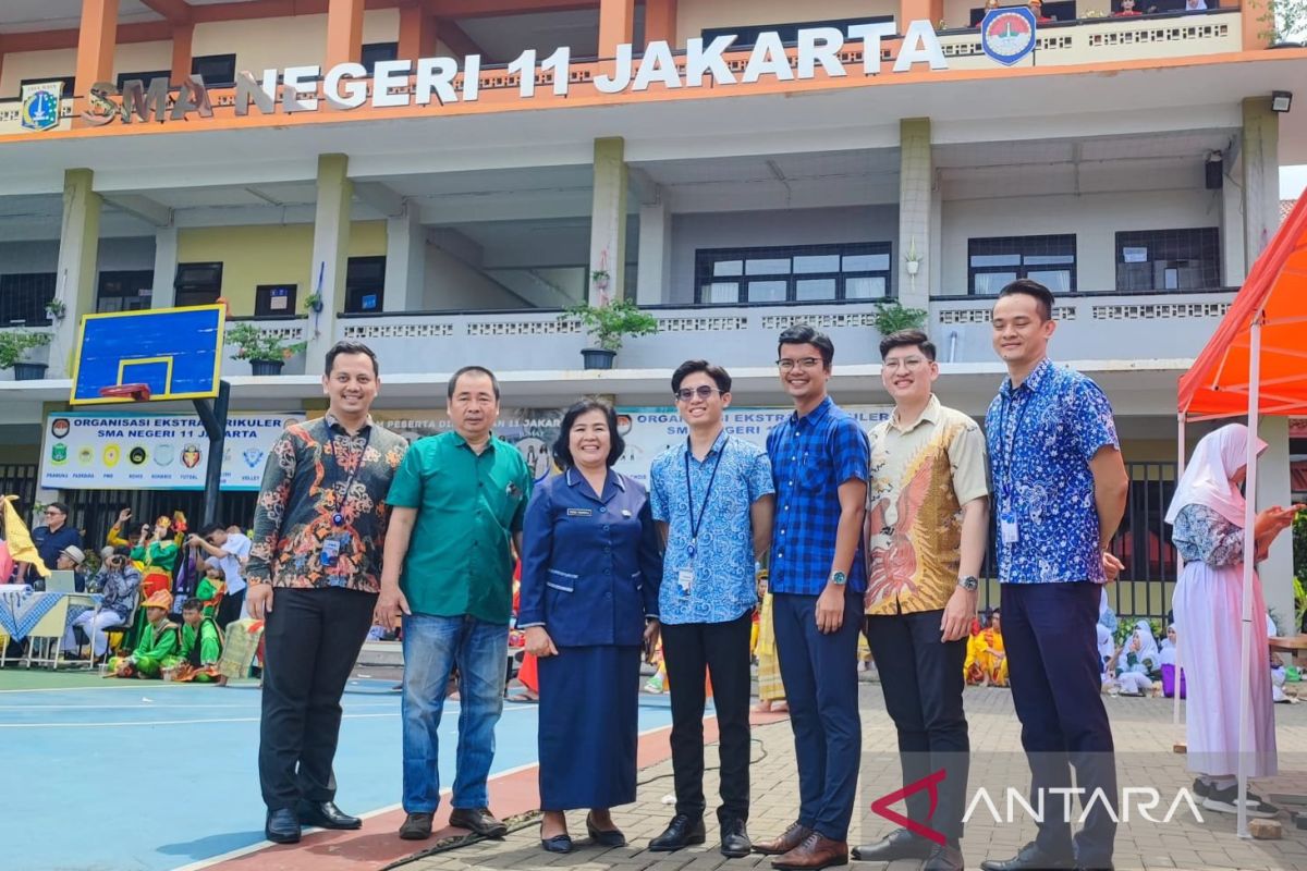 SMAN 11 Jakarta lakukan edukasi literasi keuangan bagi siswa