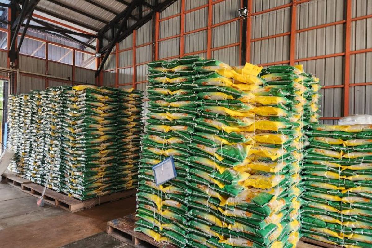 Bulog Putussibau siapkan ratusan ton beras murah menghadapi Ramadhan