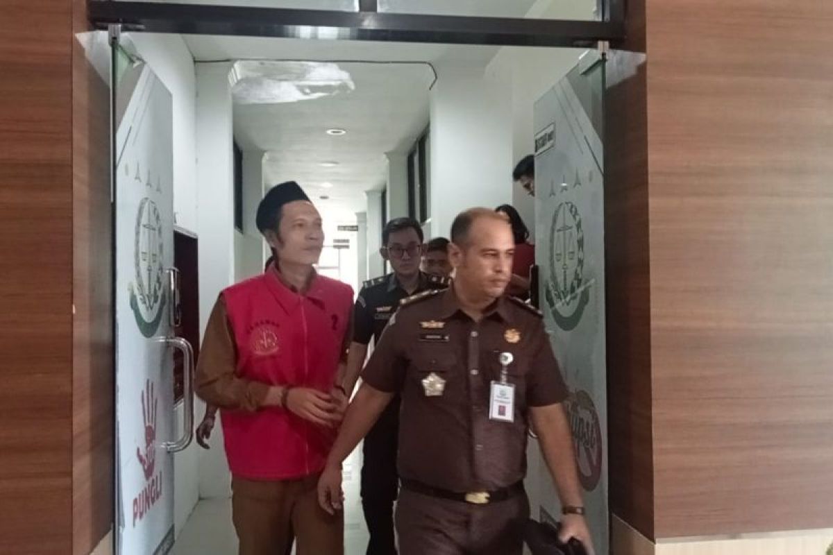 Kejari menahan oknum Kades di Lombok Tengah korupsi dana desa